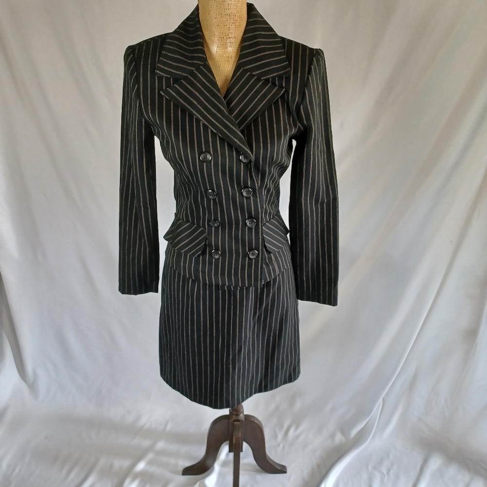La Belle Pin Striped Double Breasted Skirt Suit Size 5